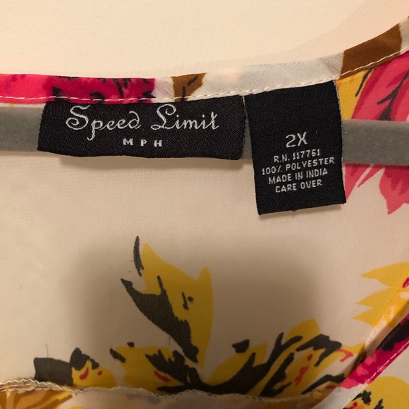 Gorgeous floral tank! - Picture 5 of 6